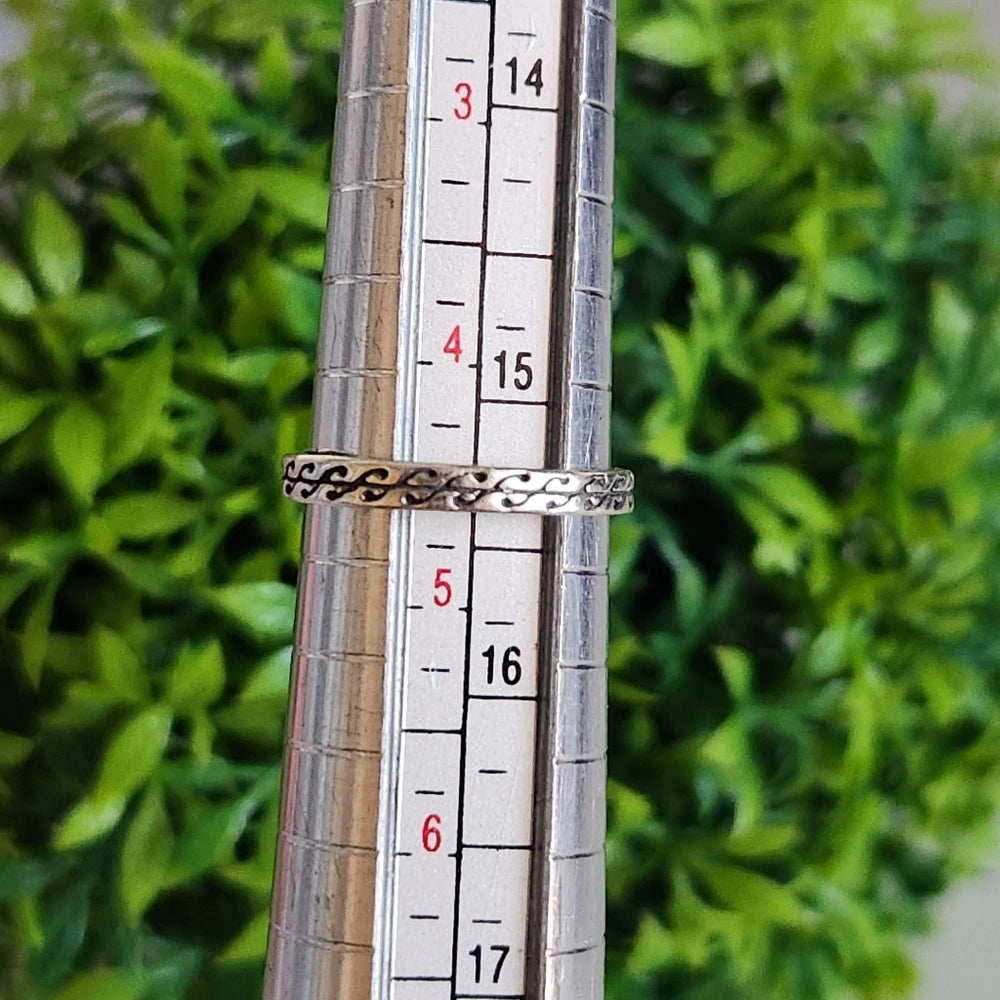 925 Sterling Silver Wavy Design Band