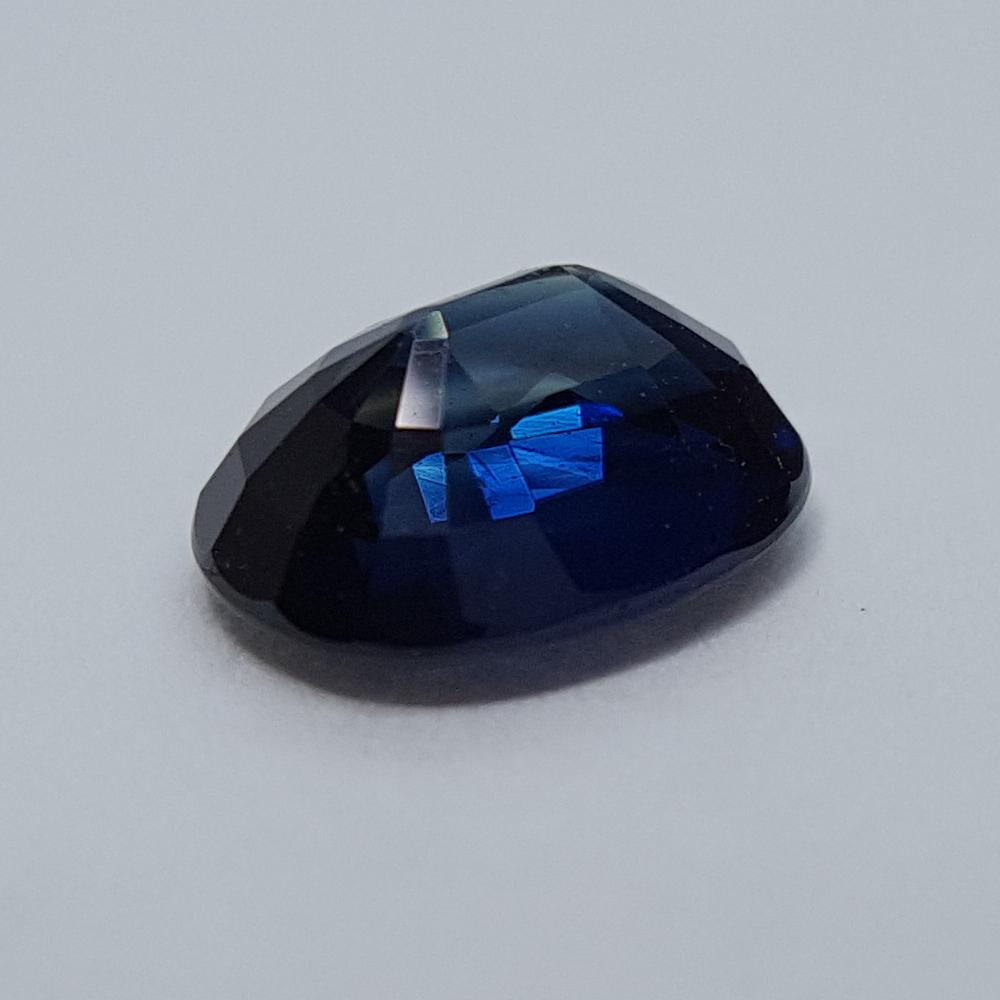 Sapphire - 1.06ct Oval Gemstone - Spada Diamonds