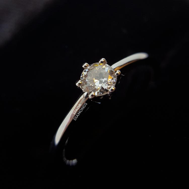 9 karat white gold six claw classical engagement ring with diamond