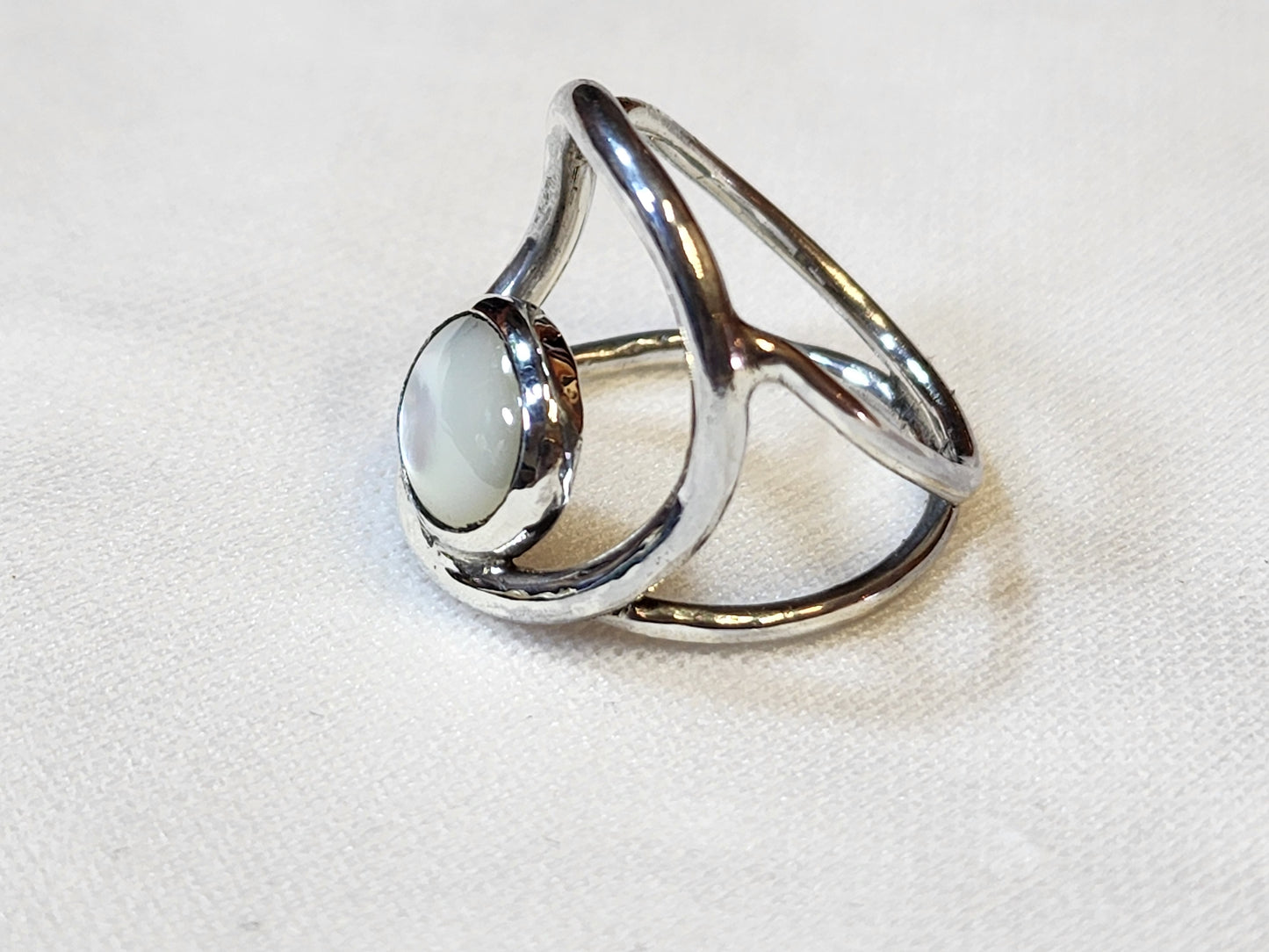 925 Sterling Silver and Mother of Pearl Ring