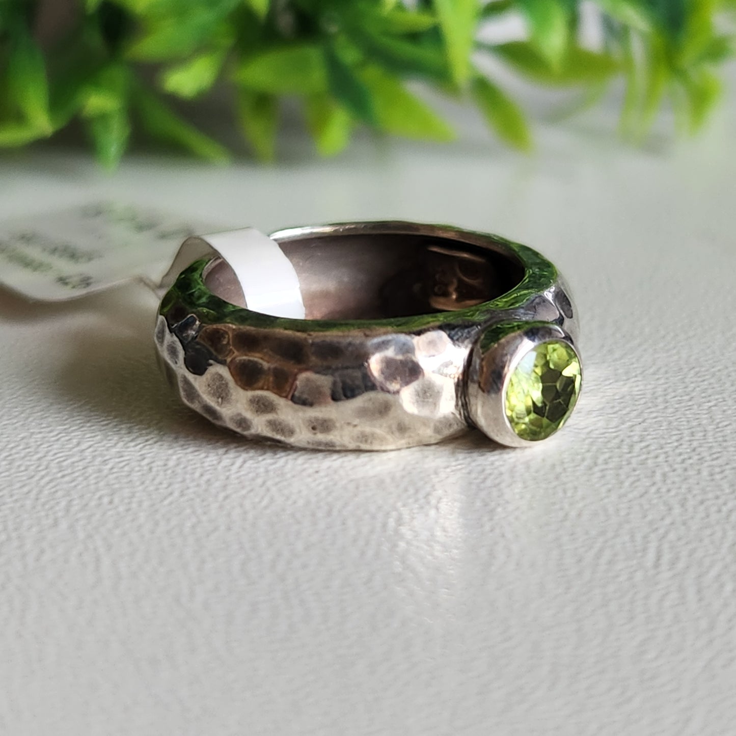 925 Sterling Silver Hammered Peridot Ring