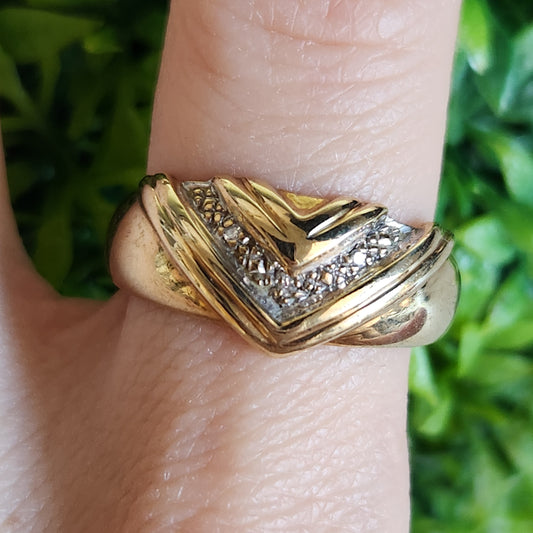 9kt White Gold and Diamond Chevron Ring