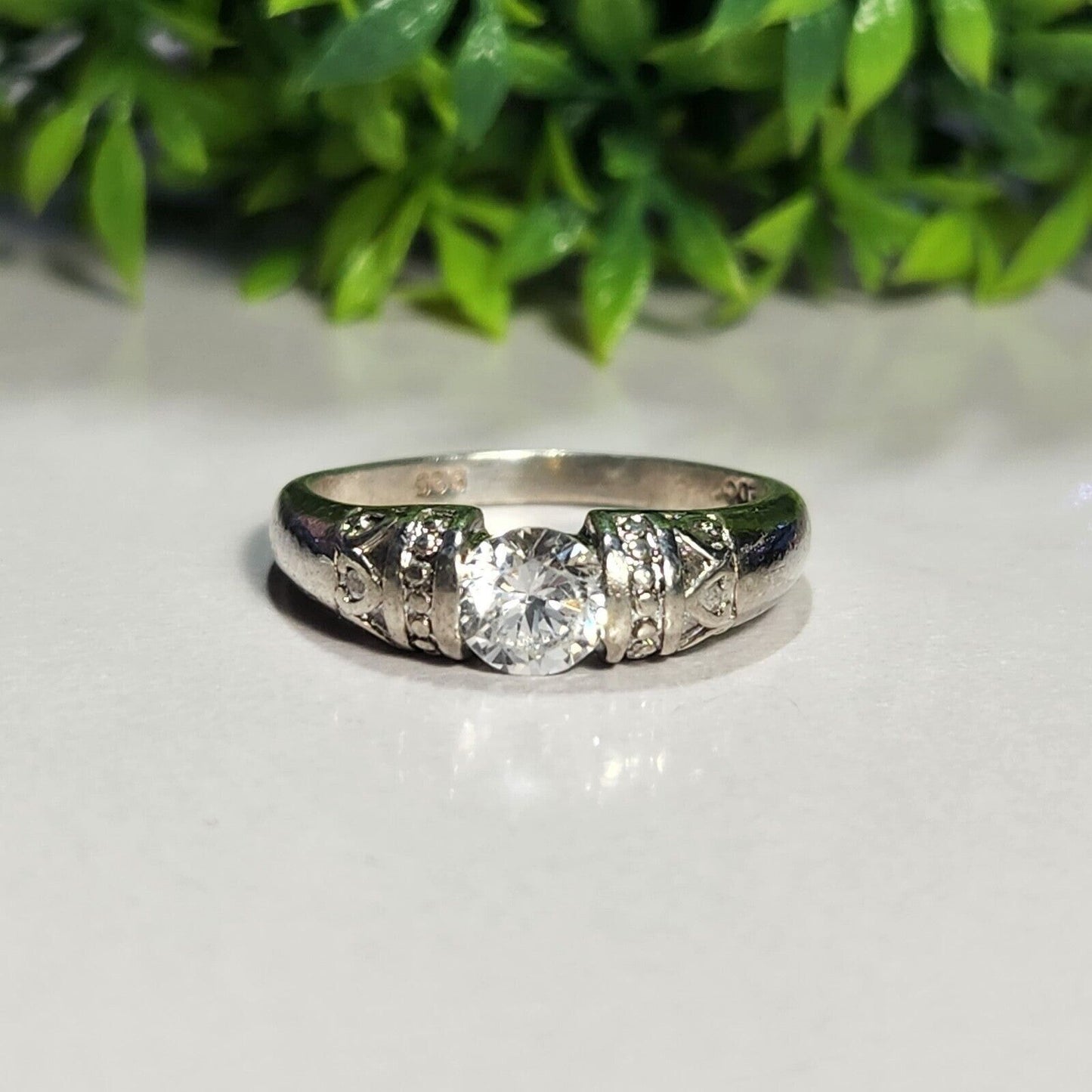 925 Sterling Silver Vintage CZ Ring