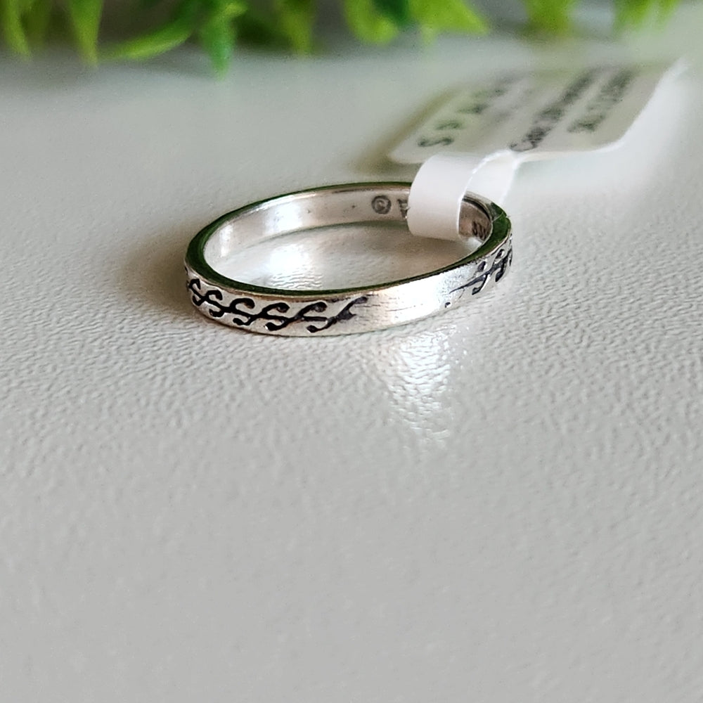 925 Sterling Silver Wavy Design Band