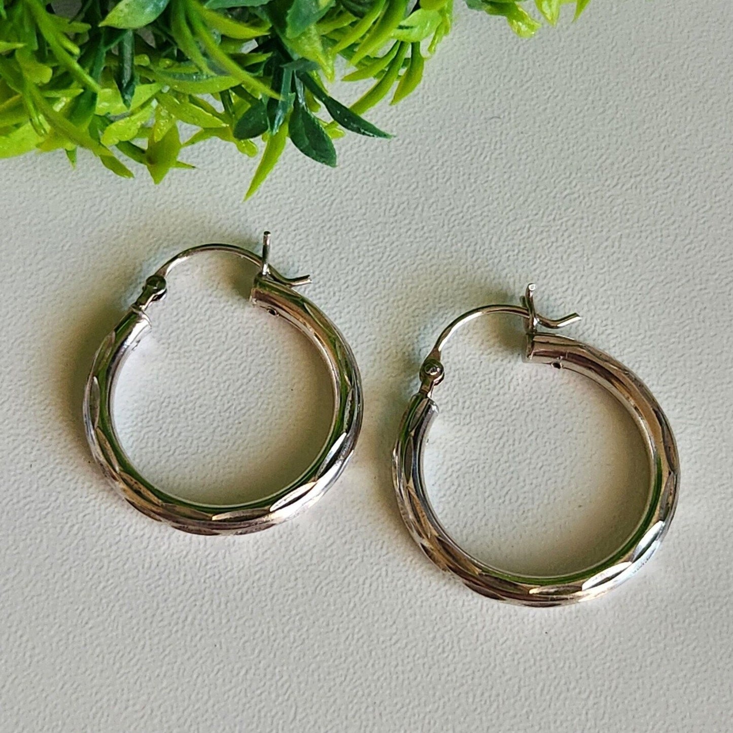 925 Sterling Silver Vintage Diamond Cut Hoop Earrings