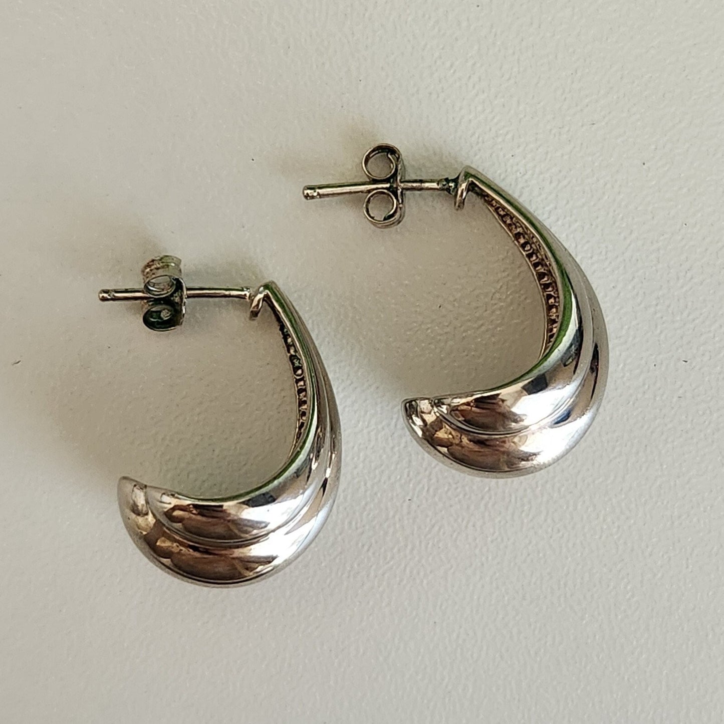 925 Sterling Silver Vintage Puffy Curved Earrings