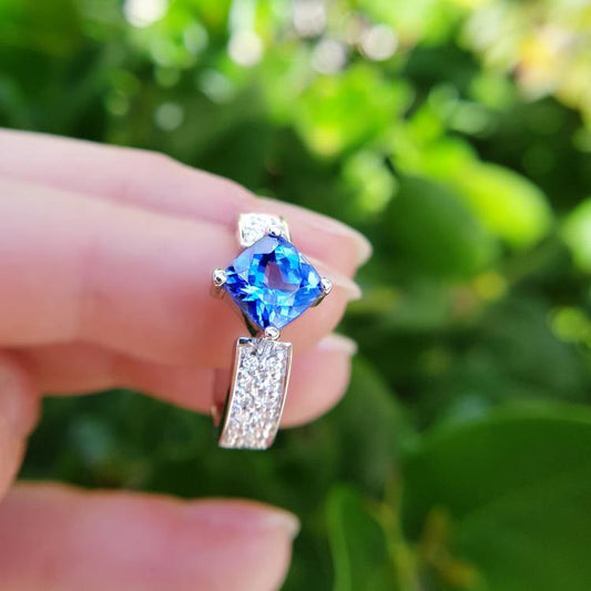 18kt White Gold Tanzanite and Diamond Ring - Spada Diamonds