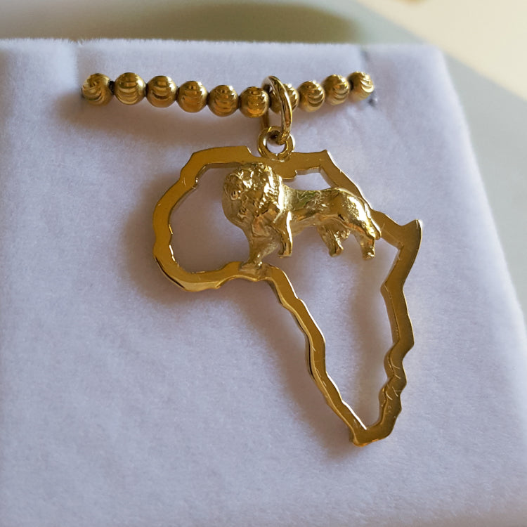 African Lion Pendant - 18k Yellow Gold