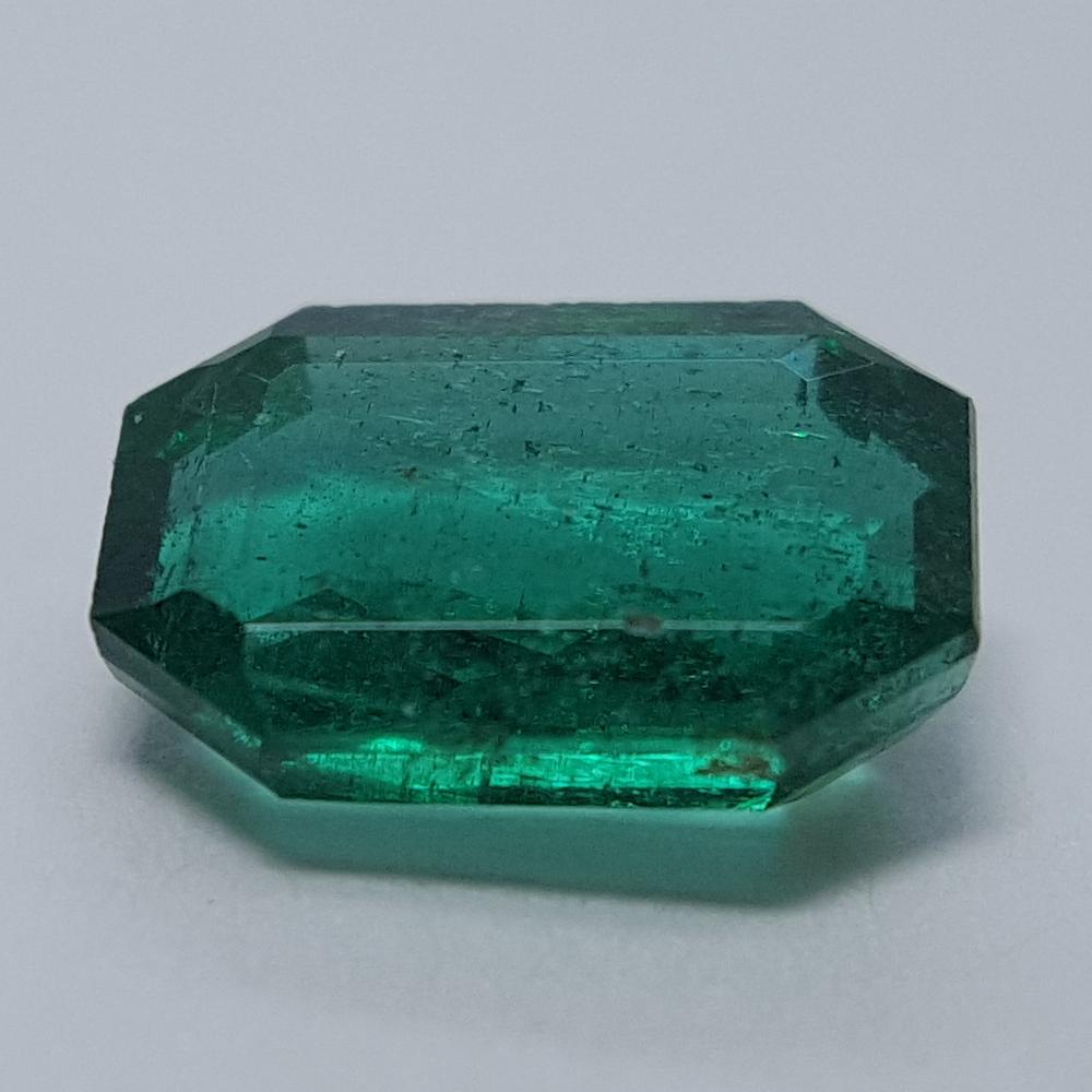 Emerald - 1.25ct Modified Emerald Gemstone - Spada Diamonds