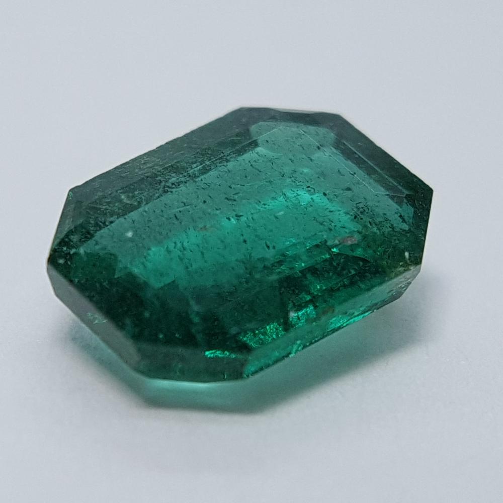 Emerald - 1.25ct Modified Emerald Gemstone - Spada Diamonds