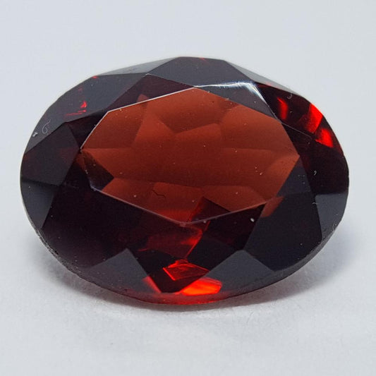 Garnet - 2.14ct Oval Gemstone - Spada Diamonds