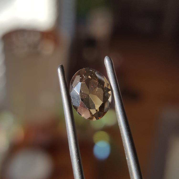 Smoky Quartz - 1.75ct Oval Gemstone - Spada Diamonds