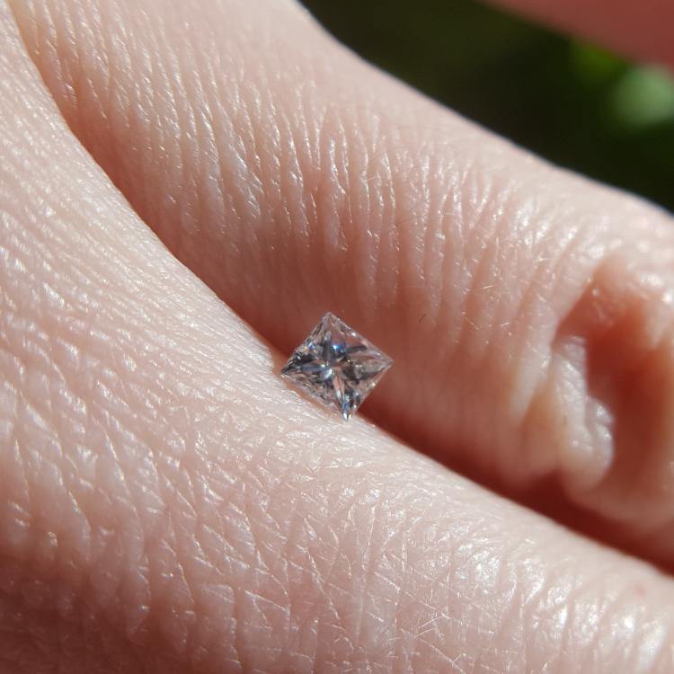 Natural 0.18ct F VS Square Princess Diamond - Spada Diamonds
