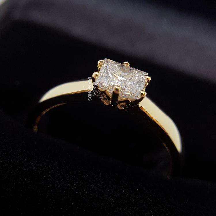 9 karat yellow gold vintage protea design engagement ring with square rectangle princess cut diamond