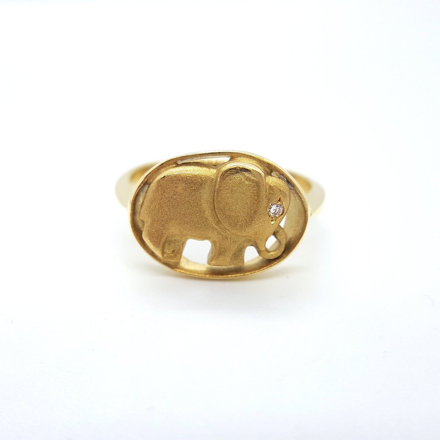 18 karat yellow gold and diamond african elephant ring