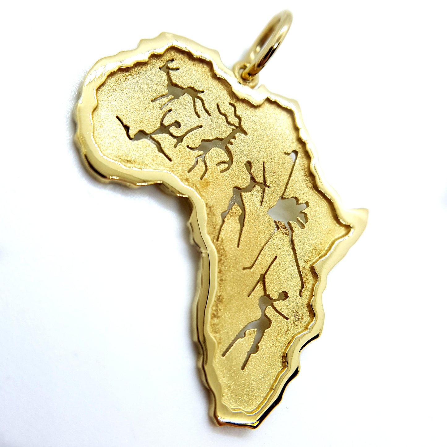 18 karat yellow gold Africa Pendant with rock art