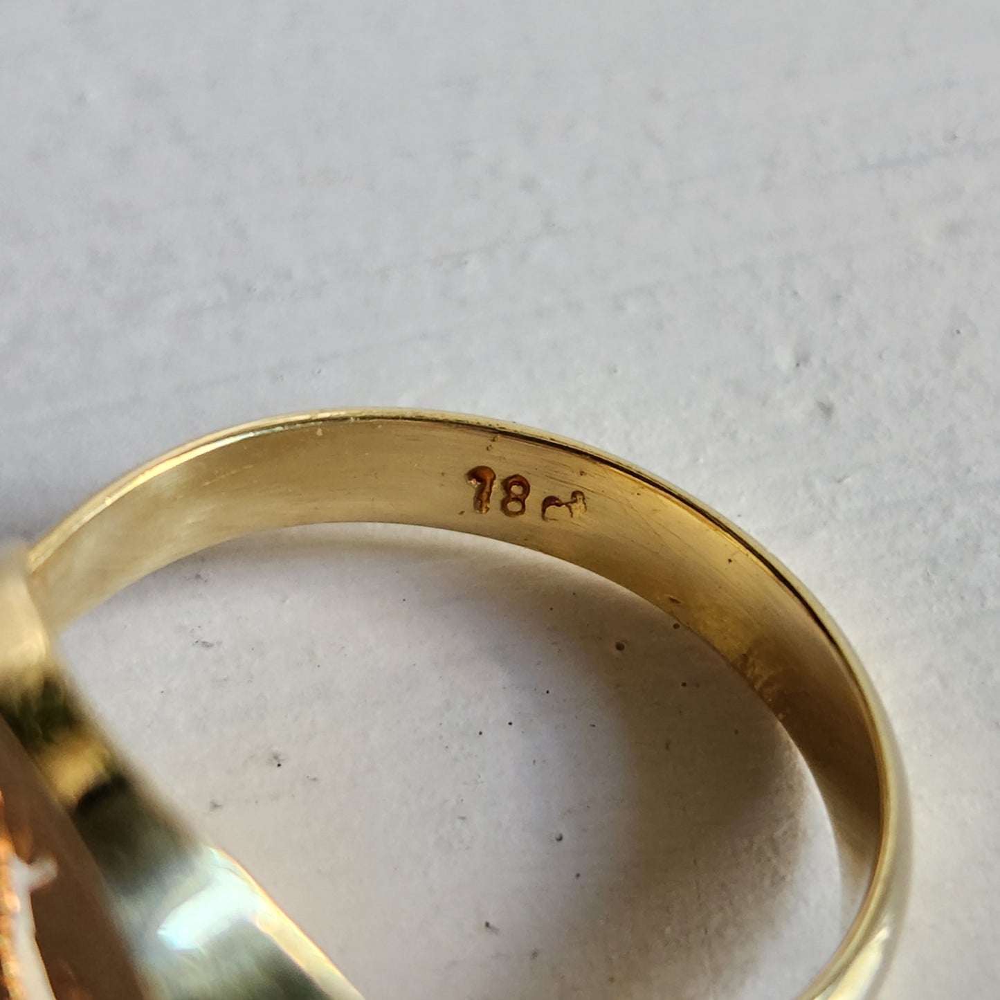 18kt Yellow Gold - The Hunt Ring